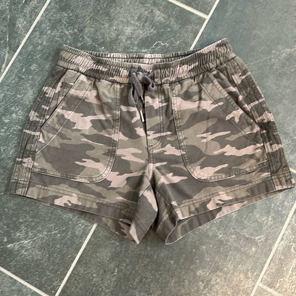 Athleta Farallon Short - Picture 1 of 4